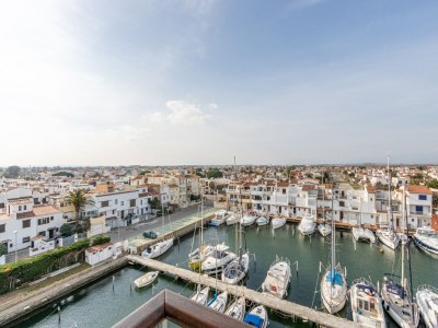 Apartment Apartment in Empuriabrava with Sea Views - Outdoor photo 2