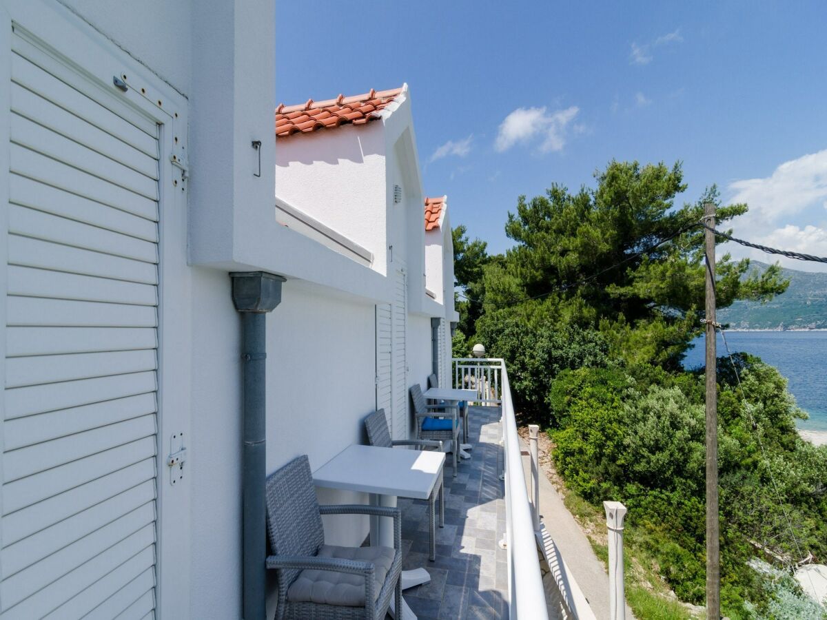 Apartment Holiday Home Maćus-One Bedroom Apartment with Balcony