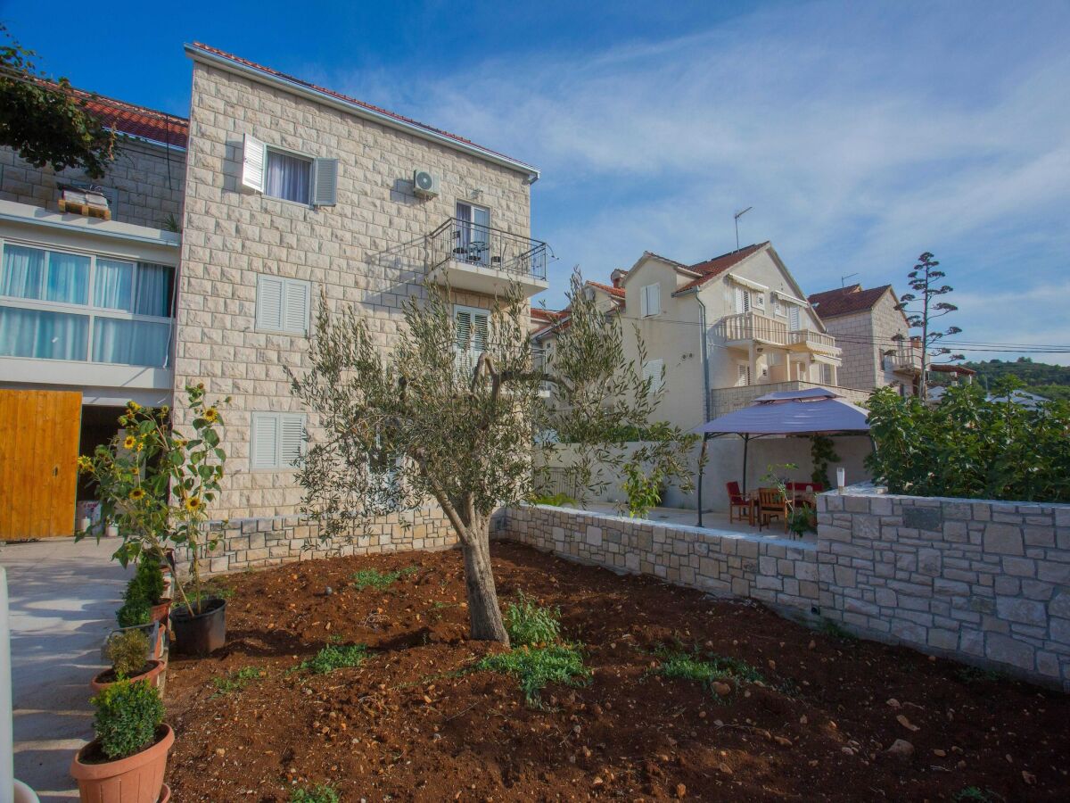 Apartment Apartments Lenka - One Bedroom Apartment with Balcony and garden View A1 - Outdoor photo 5