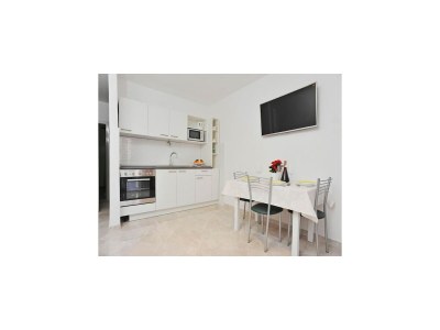 Apartment Apartments Lenka - One Bedroom Apartment with Balcony and garden View A2 - Features photo 9
