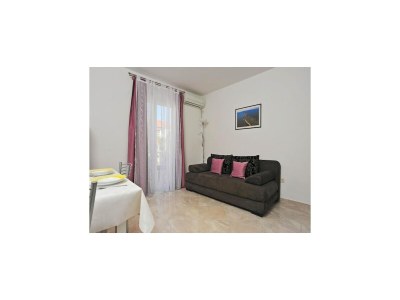 Apartment Apartments Lenka - One Bedroom Apartment with Balcony and garden View A2 - Features photo 10