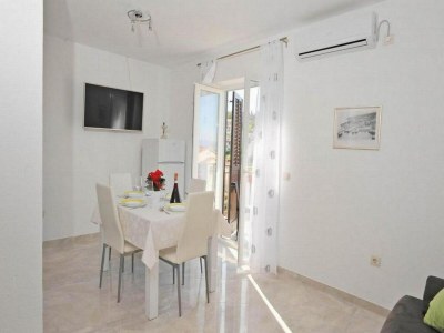 Apartment Apartments Lenka - One Bedroom Apartment with Balcony and Center View A3 - Features photo 9