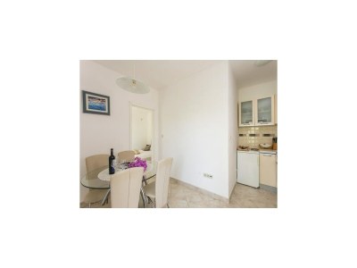 Apartment Apartments Maria Koločep - Two Bedroom Apartment with Terrace and Garden View - Features photo 10