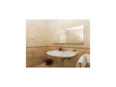 Apartment Apartments Maria Koločep - Two Bedroom Apartment with Terrace and Garden View - Features photo 15