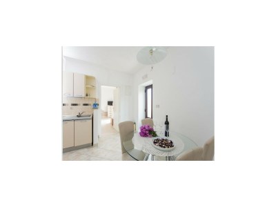 Apartment Apartments Maria Koločep - Two Bedroom Apartment with Terrace and Garden View - Features photo 16