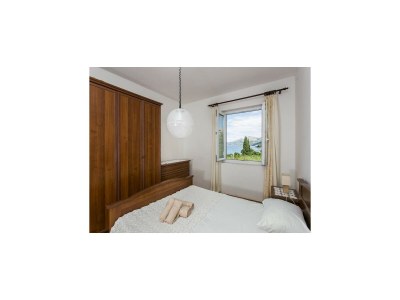 Apartment Apartments Maria Koločep- Three Bedroom Apartment with Backyard Terrace and Sea View - Features photo 10