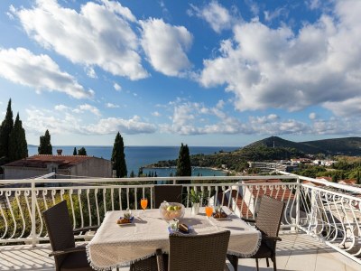 Apartment Apartments Villa Enzian - Standard Two Bedroom Apartment with Terrace and Sea View in Mlini - Apartment