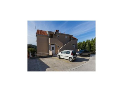 Apartment Apartment Jele - Two Bedroom Apartment with Balcony and Garden View - Outdoor photo 2