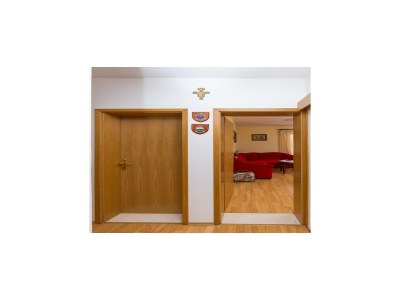 Apartment Apartment Jele - Two Bedroom Apartment with Balcony and Garden View - Features photo 8