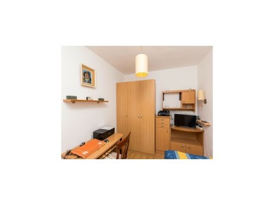 Apartment Apartment Jele - Two Bedroom Apartment with Balcony and Garden View - Features photo 9