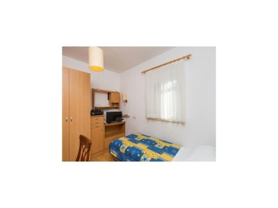 Apartment Apartment Jele - Two Bedroom Apartment with Balcony and Garden View - Features photo 11