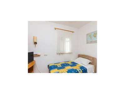 Apartment Apartment Jele - Two Bedroom Apartment with Balcony and Garden View - Features photo 12