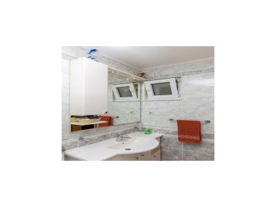 Apartment Apartment Jele - Two Bedroom Apartment with Balcony and Garden View - Features photo 16