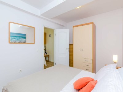 Apartment Color Apartments - One Bedroom Apartment with Terrace and Partial Sea View (Blue) - Features photo 12