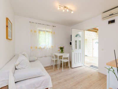 Apartment Color Apartments - One Bedroom Apartment with Terrace and Partial Sea View (Blue) - Features photo 14