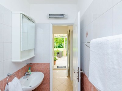 Apartment Apartment with 1 room and terrace - Features photo 16