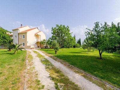 Apartment Color Apartments - Standard One-Bedroom Apartment with Terrace and Partial Sea View (Red) - Outdoor photo 2