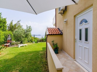 Apartment Color Apartments - Standard One-Bedroom Apartment with Terrace and Partial Sea View (Red) - Outdoor photo 4