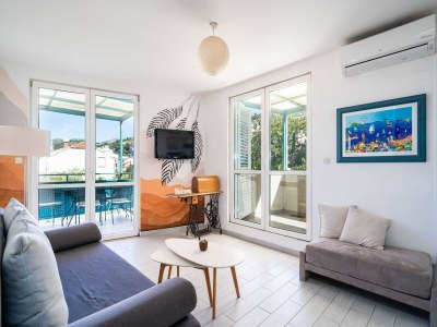 Apartment Apartment Radovan - One-Bedroom Apartment with Balcony and Sea View - Features photo 23