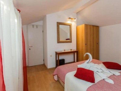 Apartment Apartments Roda - One Bedroom Apartment with Terrace (Mira) - (ST) - Features photo 9