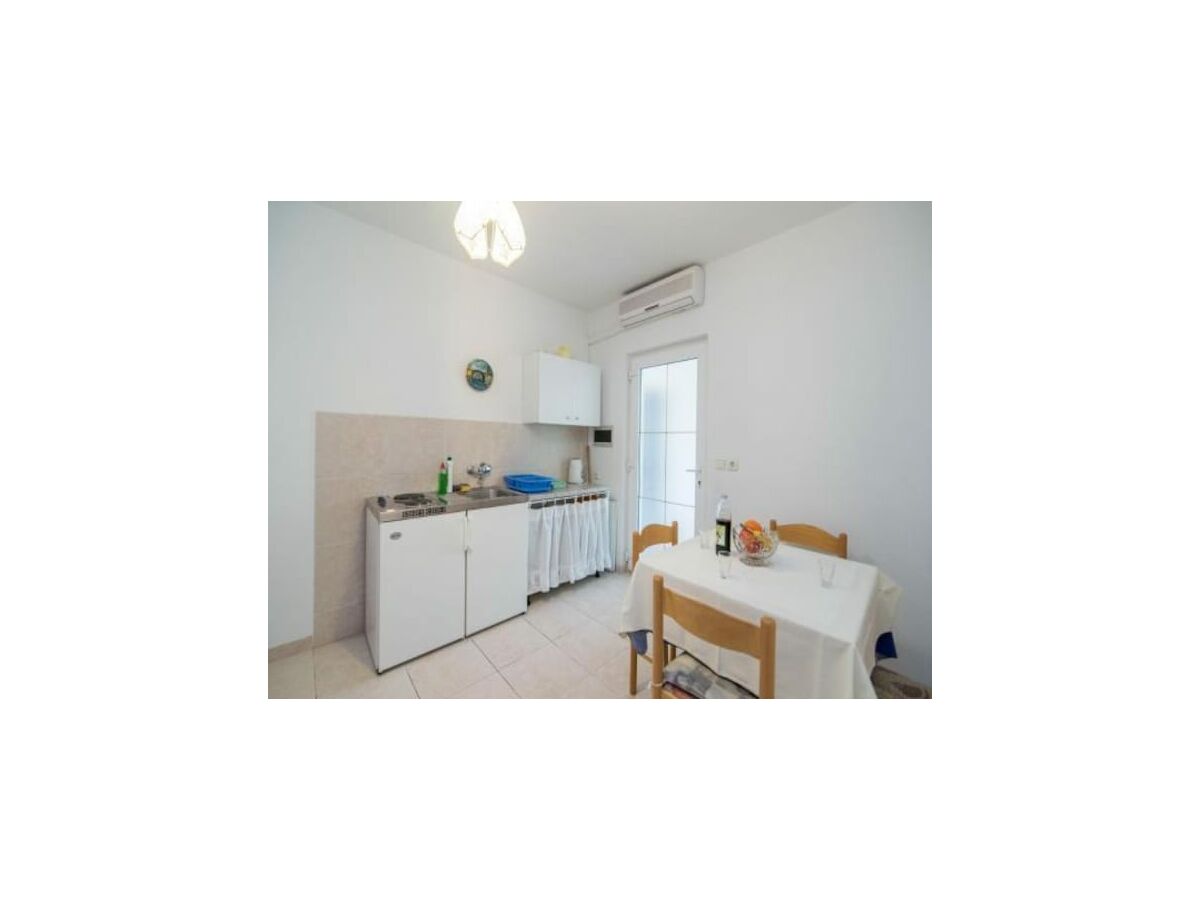 Apartment Apartments Boguvila - Two-Bedroom Basic Apartment with Terrace (A1) - (ST) - Features photo 2