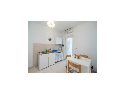 Apartment Apartments Boguvila - Two-Bedroom Basic Apartment with Terrace (A1) - (ST) - Features photo 2