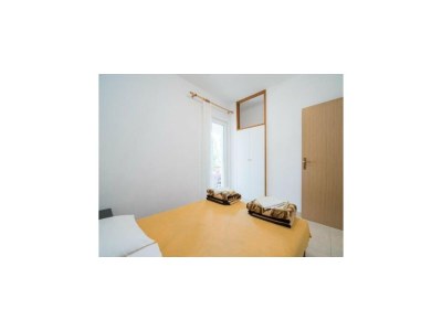 Apartment Apartments Boguvila - Two-Bedroom Basic Apartment with Terrace (A1) - (ST) - Features photo 7