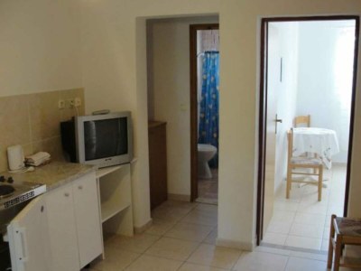 Apartment Apartments Boguvila - Two-Bedroom Economy Apartment with Terrace (A5) - (ST) - Features photo 6