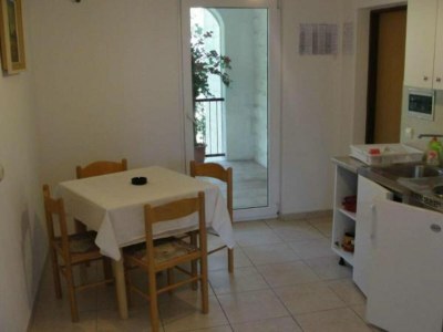 Apartment Apartments Boguvila - Two-Bedroom Economy Apartment with Terrace (A5) - (ST) - Features photo 7