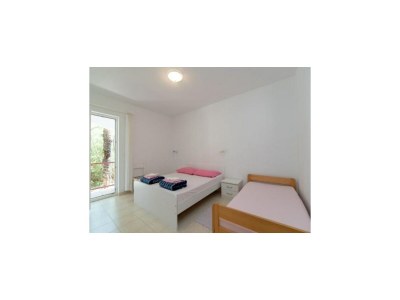 Apartment Apartments Boguvila - Two-Bedroom Standard Apartment with Terrace (A6) - (ST) - Features photo 6