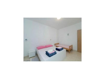 Apartment Apartments Boguvila - Two-Bedroom Standard Apartment with Terrace (A6) - (ST) - Features photo 10