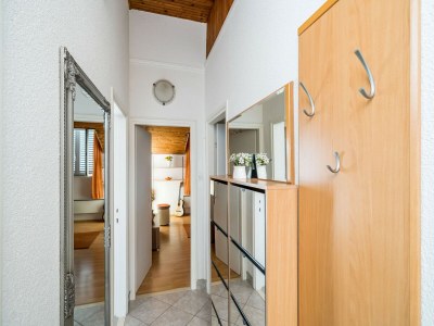 Apartment Indy's Beach Apartments -Two Bedroom Apartment with Balcony and Sea View - Outdoor photo 31