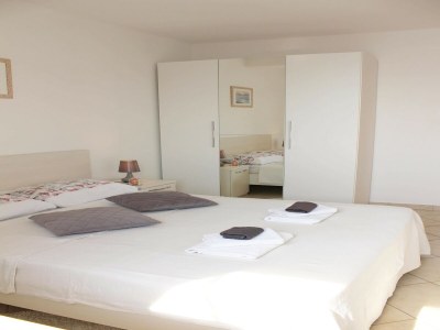 Apartment Apartments Lovro - One Bedroom Apartment with Terrace and Sea View (2) - Features photo 10