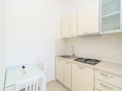 Apartment Apartments & Rooms Barišić - Standard Studio Apartment with Balcony and Garden View (G1-6) - Features photo 15