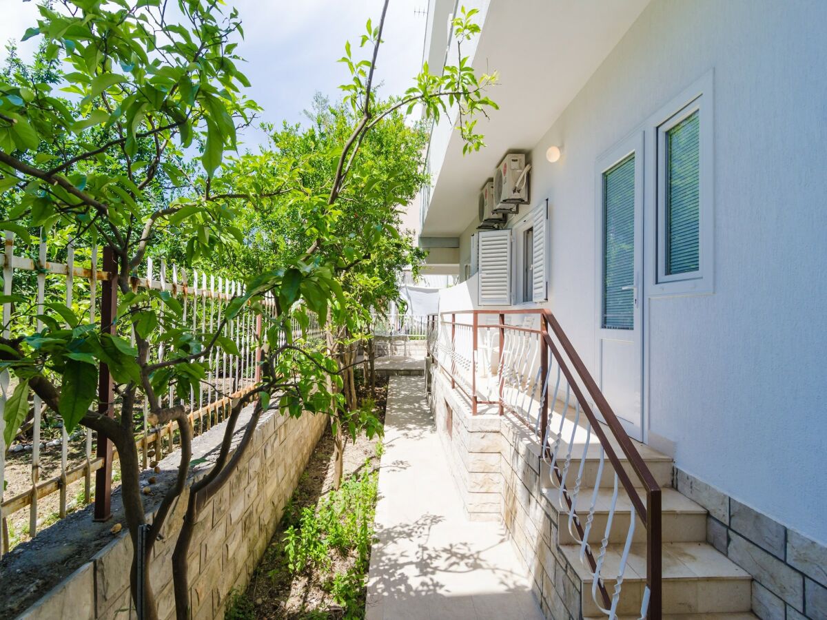 Apartment Apartments & Rooms Barišić - Superior Studio Apartment with Balcony and Garden View (G2-7)