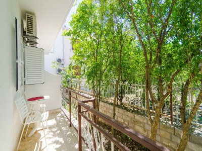 Apartment Apartments & Rooms Barišić - Superior Studio Apartment with Balcony and Garden View (G2-7) - Outdoor photo 2