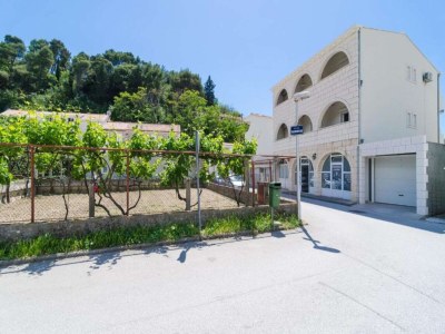 Apartment Apartments & Rooms Barišić - Superior Studio Apartment with Balcony and Garden View (G2-7) - Outdoor photo 5