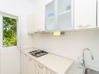 Apartment Apartments & Rooms Barišić - Superior Studio Apartment with Balcony and Garden View (G2-7) - Features photo 11