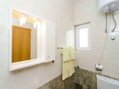 Apartment Apartments & Rooms Barišić - Studio Apartment with Balcony and City View (First Floor)-APT 10 - Features photo 17