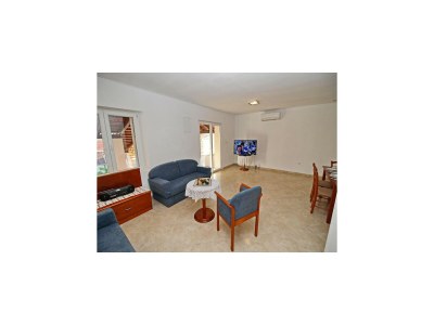 Apartment Apartment with terrace and garden - Features photo 5