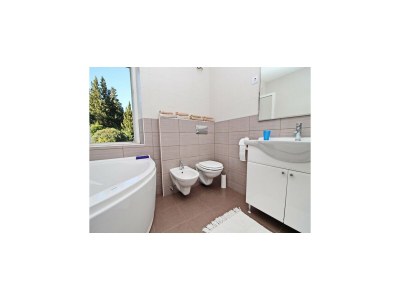 Apartment Apartment with terrace and garden - Features photo 6