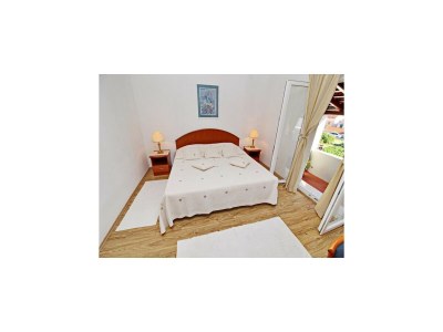 Apartment Apartment with terrace and garden - Features photo 12