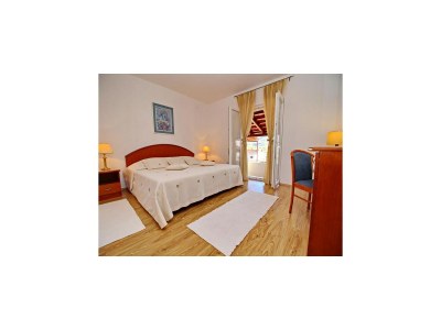 Apartment Apartment with terrace and garden - Features photo 13