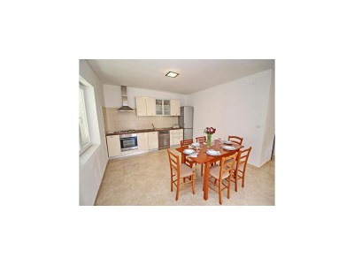 Apartment Apartment with terrace and garden - Features photo 14