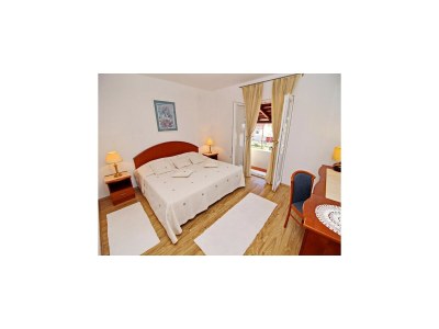 Apartment Apartment with terrace and garden - Features photo 17