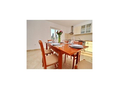 Apartment Apartment with terrace and garden - Features photo 22