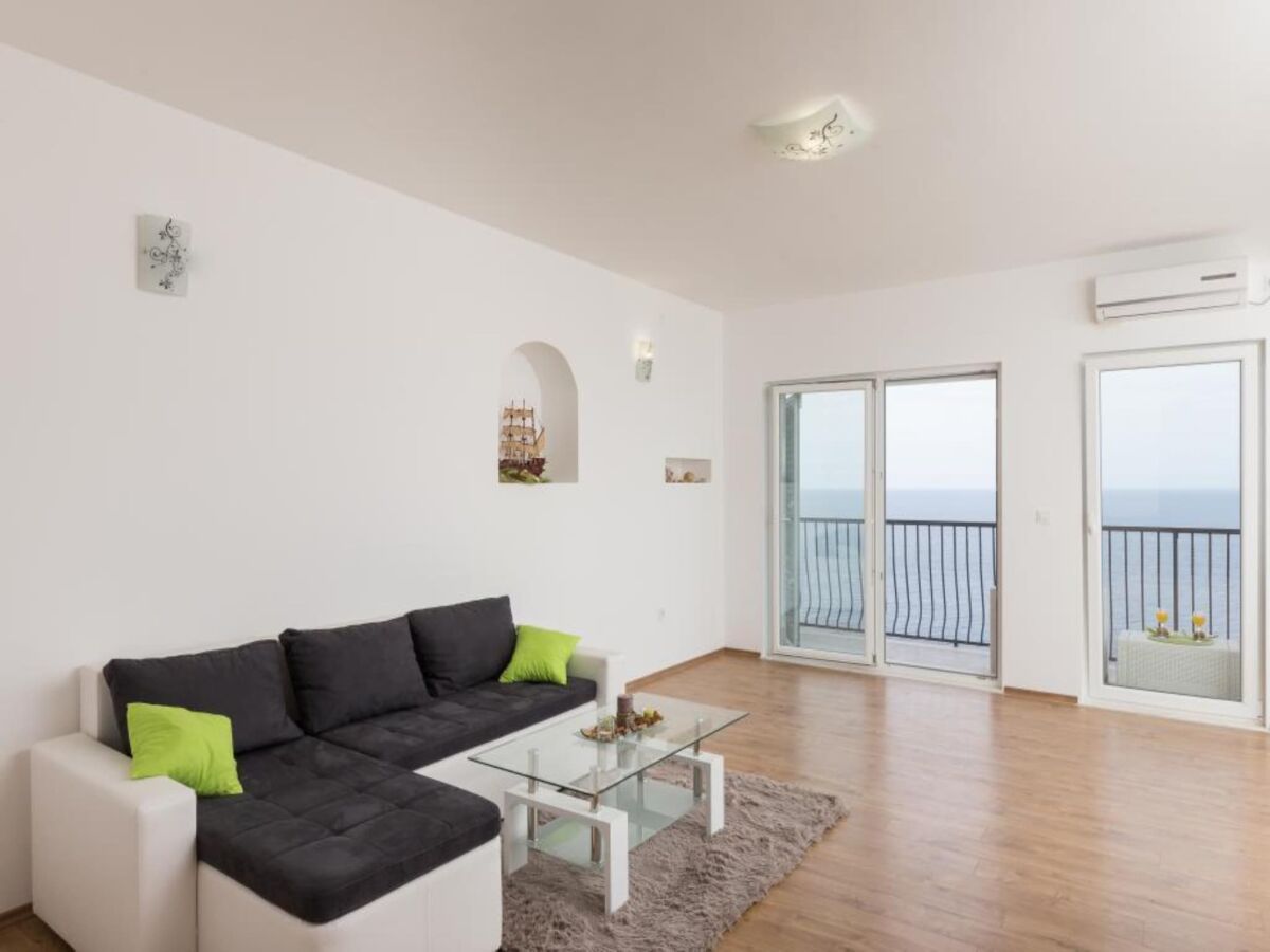 Apartment Apartment Manuela - One-Bedroom Apartment with Balcony and Sea View - Features photo 5