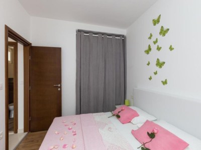 Apartment Apartment Manuela - One-Bedroom Apartment with Balcony and Sea View - Features photo 6