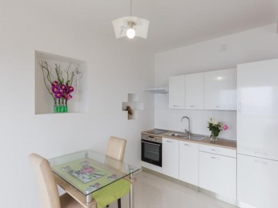 Apartment Apartment Manuela - One-Bedroom Apartment with Balcony and Sea View - Features photo 8