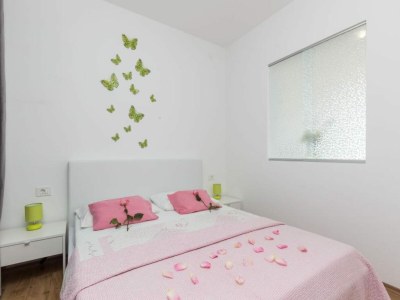Apartment Apartment Manuela - One-Bedroom Apartment with Balcony and Sea View - Features photo 12